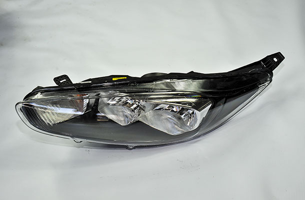 ford cıkma yedek fiesta 3 sol siyah düz far (2)